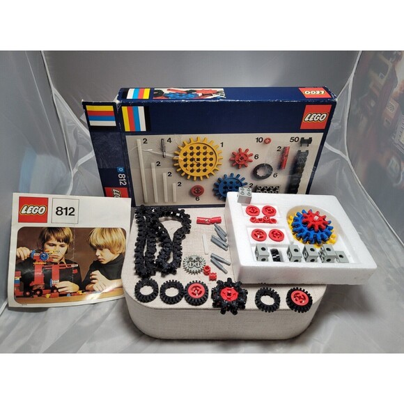 1974 LEGO SYSTEM D-812 GEAR SUPPLEMENTARY SET LEGO - Picture 1 of 8